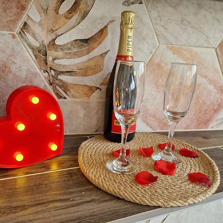 Atoumo Appartement Love Jacuzzi & Jardin Disneyland Paris Quincy-Voisins Eksteriør bilde